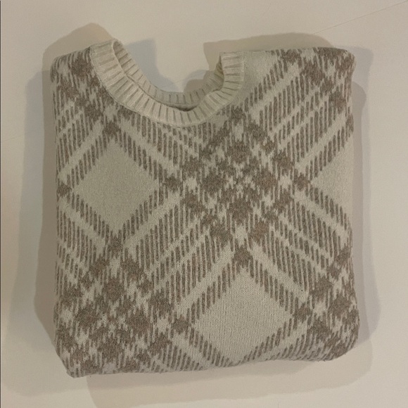 Women’s Hollister Beige Plaid oversize Sweater Size S - Picture 4 of 4